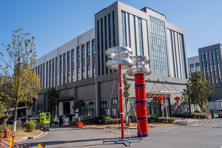 UHV 串聯(lián)諧振裝置總體介紹(圖18) UHV 串聯(lián)諧振裝置總體介紹(圖18)
